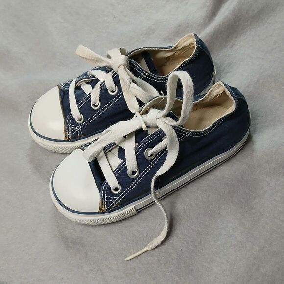 Kids Chuck Taylor All Star Low Top Sneakers Blue Lace up Shoes Baby Toddler sz 8 - Picture 2 of 10